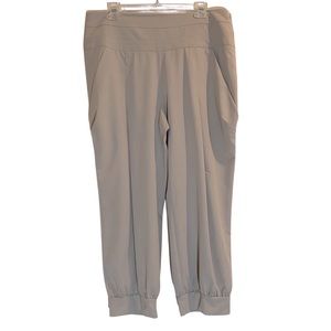 NWT Bai Amour Beige Cropped Pants. Size XL